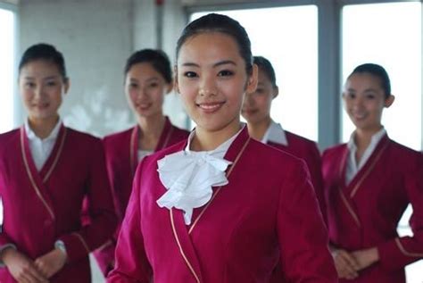 空姐招聘进高校 吸引200多名大学生应试