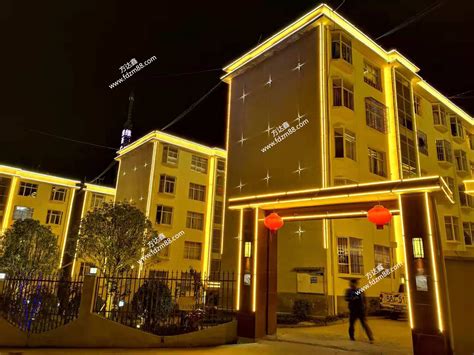 云南省迪庆维西沿街亮化提升改造工程成功亮灯-广东泓禧汇光电有限公司