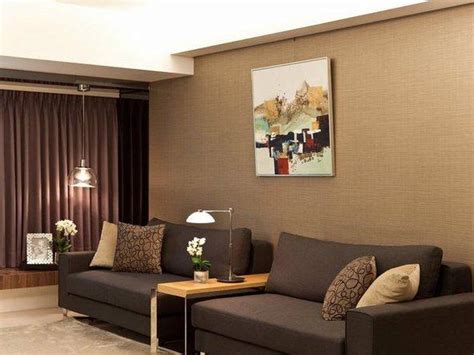 客厅棕色沙发 如何搭配会更好看 - 装修保障网