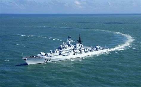 一年服役一个舰队：中国海军2017年添16艘新舰_手机凤凰网