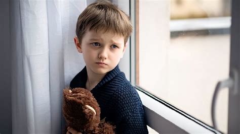 世界自闭症日：家长若发现孩子出现这3种异常，警惕自闭症的可能|世界自闭症日|自闭症|家长_新浪新闻