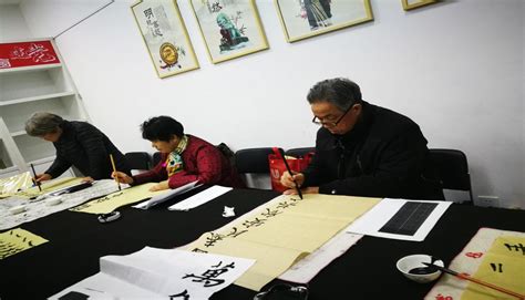 留学生“中国传统书法” 主题文化体验活动在“龙湖印社研究所”举行