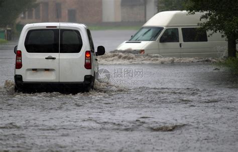 暴雨灾害洪水泛滥视频素材下载,正版实拍暴雨灾害洪水泛滥视频素材网站_凌点视频素材网