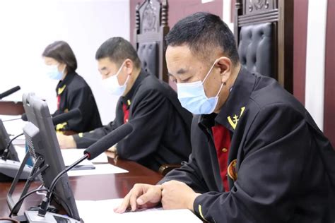内蒙古一小学会计贪污、挪用公款240多万