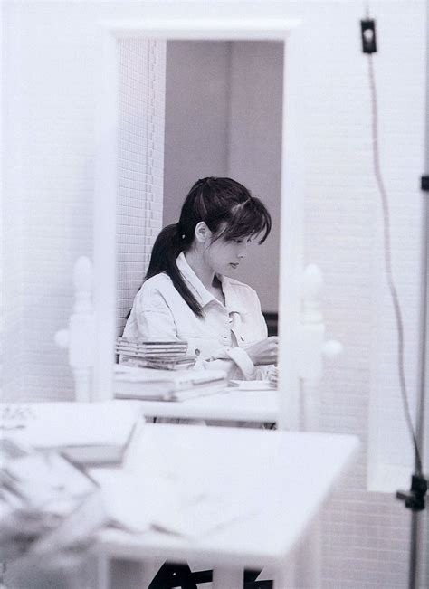 坂井泉水的个人资料简介：90年代日本乐坛女歌手，作品被收录进教材 | 人物集