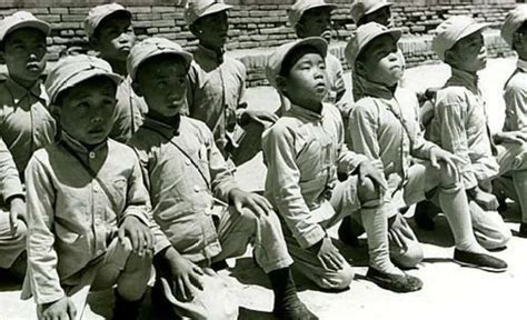 抗战中的儿童团老照片，在战火纷飞中成长，最后一张看了令人动容 - 综合资料 - 抗日战争纪念网