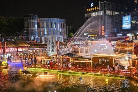 江苏昆山：水上夜市迎客来-人民图片网