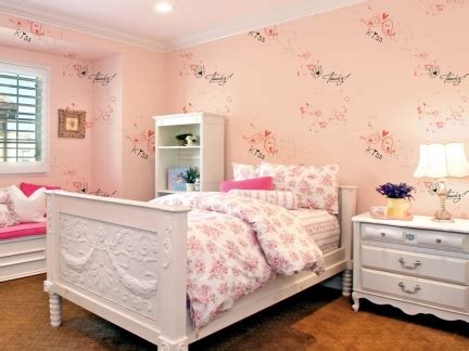 粉色系墙壁纸装修效果图 – 设计本装修效果图