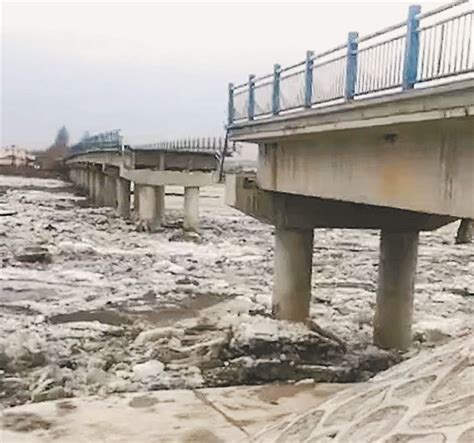 实拍：湖南湘西遭遇暴雨天气 河水漫过桥梁 多辆汽车被洪水冲走_腾讯视频