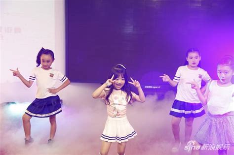 中韩合力开展童星培养 7岁韩国萝莉跳热舞|罗夏恩|童星|萝莉_新浪娱乐_新浪网