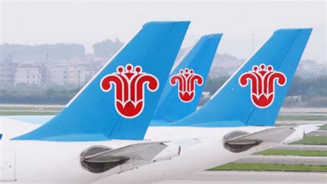 首都机场50余航班今延误取消 多集中在东南方向 上海来京航线影响最大 航空公司提醒下旬出行旅客注意_新浪新闻