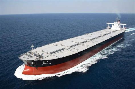 首制6.4万吨超灵便型散货船面世 南通中远海运川崎船型库再添新成员