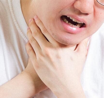 喉咙经常不适，或是“慢性咽炎”，5个小妙招，或能帮助缓解症状_东方养生频道_东方养生