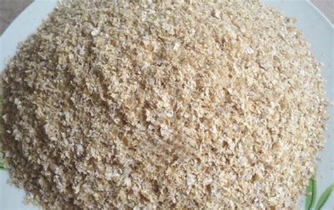 现货供应小麦麸皮家禽家畜猪饲料鱼饵用米糠麦皮粉谷糠-阿里巴巴