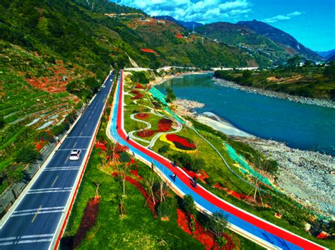 怒江第一个“公路+旅游”项目跃进桥至片马红色旅游公路改建主体工程完工_云南省交通运输厅