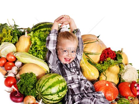 有蔬菜的小女孩健康饮食高清图片下载-正版图片502784145-摄图网