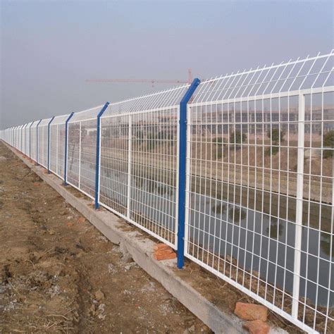 乌鲁木齐围栏网加工厂-图木舒克监狱护栏网生产厂家-全球机械网