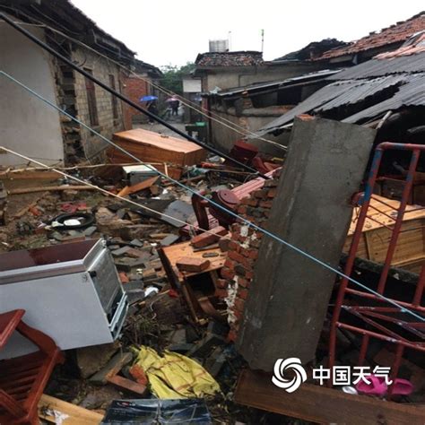 全国多地遭暴雨侵袭 20省受灾损失逾350亿-北京时间