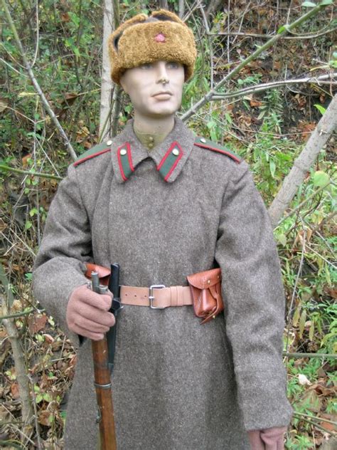 二战时期苏联头盔与德军头盔的对比结果_战场