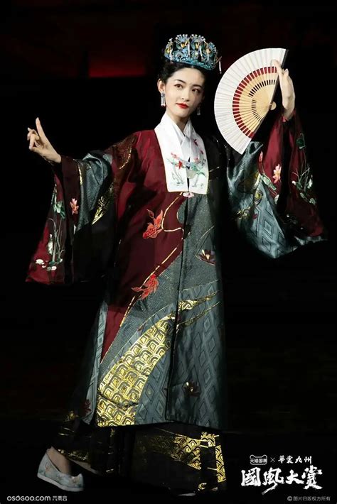 锦衣华服图片
