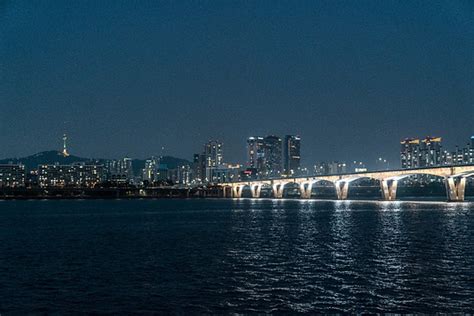 韩国首尔市的汉江。高清摄影大图-千库网