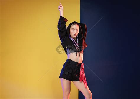 甜美女生街舞头像