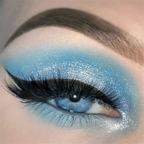 blue eyeshadow