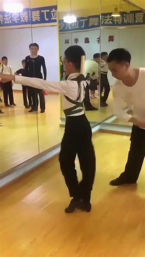 舞蹈老师为什么要打屁屁是因为不翘吗_腾讯视频