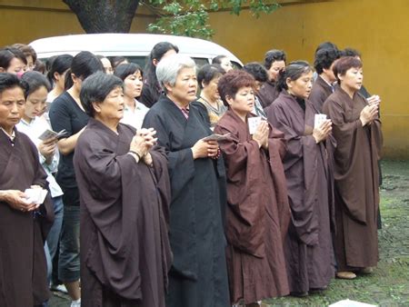 昆山华藏寺举行观音成道日放生活动 - 菩萨在线