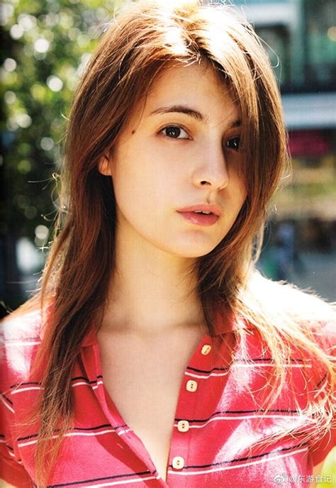 日本模特被美媒评为2010年“美脸美人”