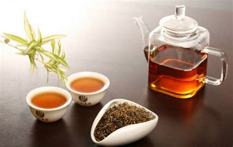 中国八大茶叶种类，绿茶/红茶/白茶/乌龙茶 - 茶叶百科 - 聚艺轩