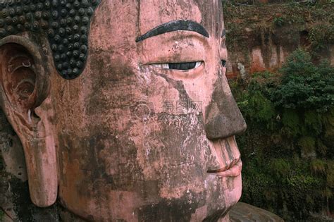柬埔寨大佛叫板中国乐山大佛，谁才是最大的佛