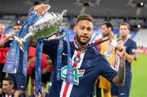 巴黎圣日耳曼官方宣布：球队获得2019至2020赛季法甲冠军