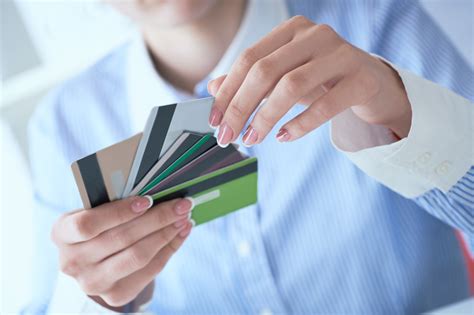信用卡合理分期，助你快速提升额度 - 用卡攻略 - 老侯说支付