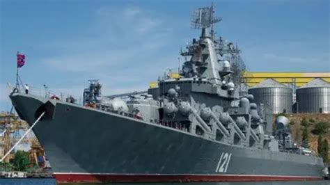 俄黑海舰队旗舰“莫斯科”号发生火灾引发弹药殉爆_凤凰网视频_凤凰网