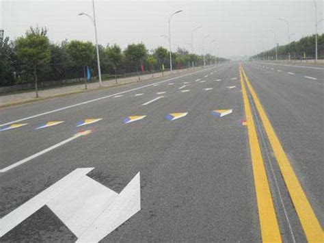 道路标线系列 - 道路标线系列 - 河南双安交通设施有限公司