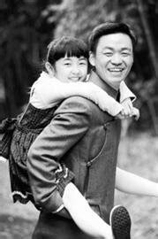 王宝强首演父亲《我的父亲是板凳》与张子枫父女情深_教育_腾讯网
