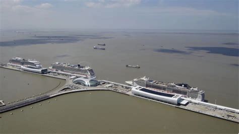 上海吴淞口迎第2000艘次母港邮轮，这是目前亚洲最大邮轮_手机新浪网