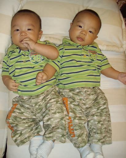 异卵双胞胎0到8个月成长史[照片12张]_清心grace_新浪博客