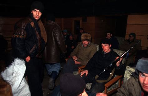 老照片：1995年的车臣战争 - 派谷照片修复翻新上色