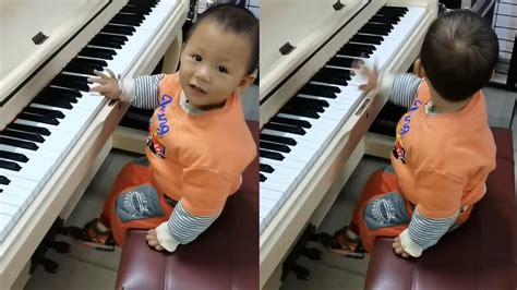 1岁宝宝弹钢琴不看琴键，盲弹《小星星》节奏感极强：天赋异禀_腾讯视频