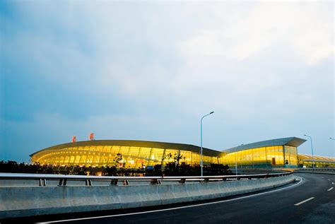 改革开放改变武汉| 将跻身全国十大机场！武汉天河国际机场这样发展起来……_吞吐量