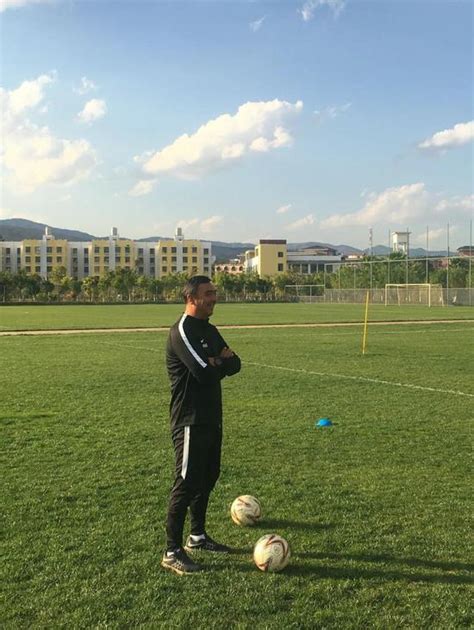 新疆足球传奇谈青训：教练得把队员当成自己的孩子_国内足球_新浪竞技风暴_新浪网