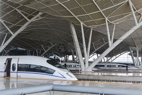 武汉高铁站及铁路交通枢纽高清图片下载-正版图片500692696-摄图网