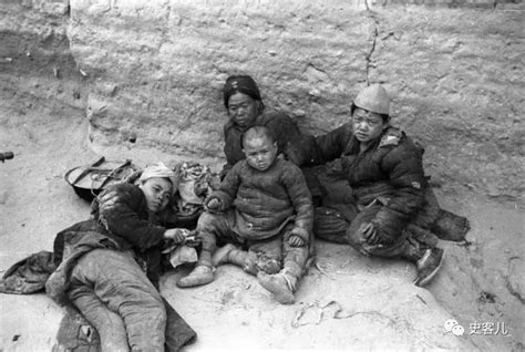 民国真实老照片，百姓饥荒啃树皮，最后一张是百年前的北京|民国|树皮|饥荒_新浪新闻