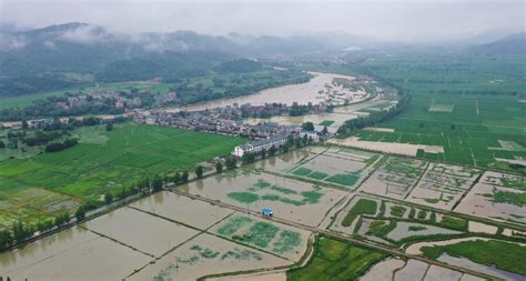 航拍江西九江多地城乡洪涝画面：道路积水农田受淹-新闻频道-和讯网