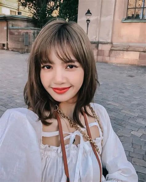 lisa女生头像温柔