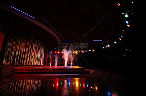 夜总会的舞蹈演员夜生活文化星星夜店音乐聚光灯舞蹈舞蹈家女士生产高清图片下载-正版图片320465884-摄图网