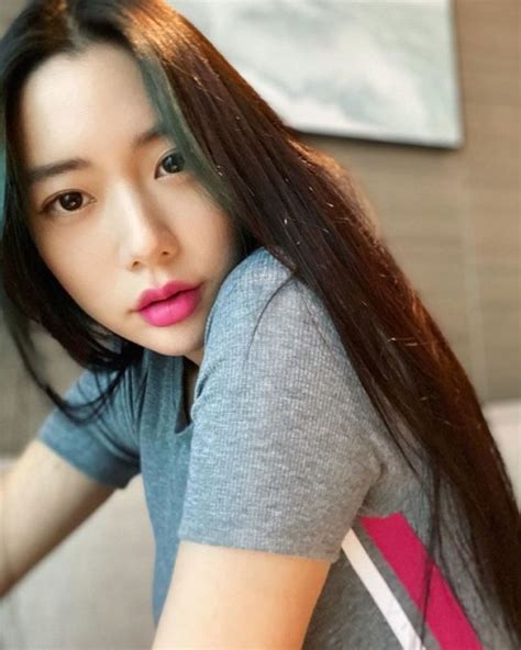 韩国女艺人朴素丹为代言品牌拍摄一组最新宣传照，散发属于她的特别气质-新闻资讯-高贝娱乐