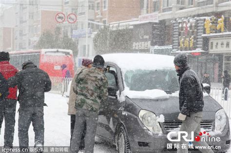 哈尔滨街头现趁雪打劫 推车20至50元不等(组图)-搜狐新闻